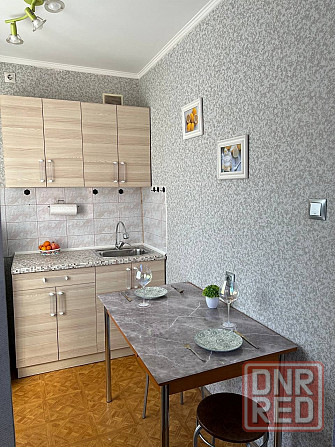 Сдается уютная 2ух комнатная квартира в Ленинском районе на улице Бакинская Донецк - изображение 1