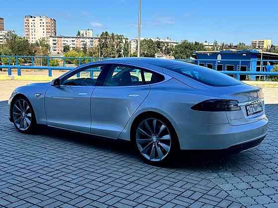 Tesla Model S Мариуполь