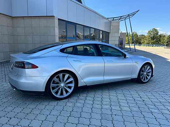 Tesla Model S Мариуполь