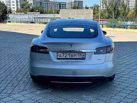 Tesla Model S Мариуполь