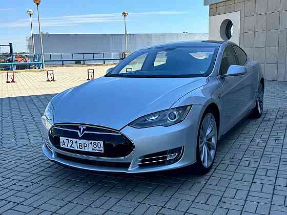 Tesla Model S Мариуполь