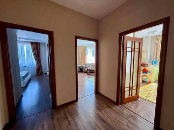 Продам просторную 3комнатную квартиру в жк «Диск» на пр. Ильича в г. Донецке Донецк