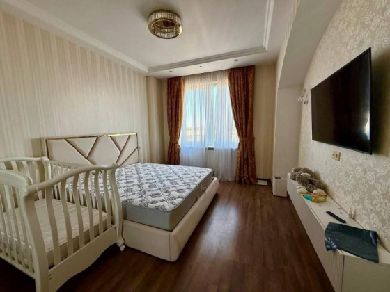 Продам просторную 3комнатную квартиру в жк «Диск» на пр. Ильича в г. Донецке Донецк