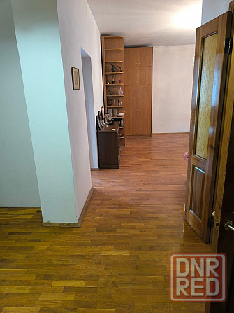 Продажа. 4-х комнатная, 127 м.кв., пл.Ленина, ул.Горького, Ворошиловский район. Донецк - изображение 2