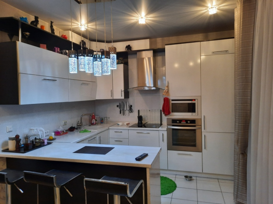 Сдается шикарная двухкомнатная квартира в Ворошиловском районе по проспекту Гурова. Донецк