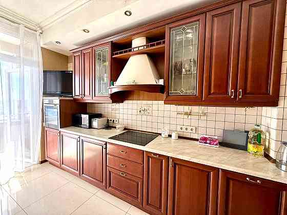 Продажа 3-ком.кв. Диск на Ильича. Общая площадь 105м2. Три отдельных комнаты. Донецк