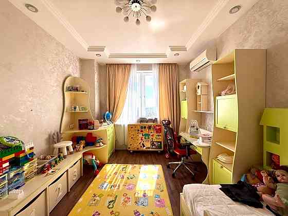 Продажа 3-ком.кв. Диск на Ильича. Общая площадь 105м2. Три отдельных комнаты. Донецк