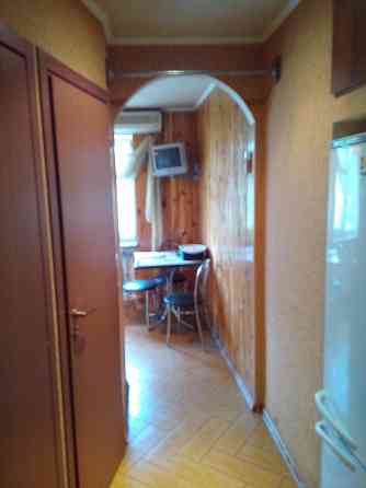 Сдам трехкомнатную квартиру Донецк