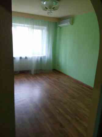 Сдам трехкомнатную квартиру Донецк