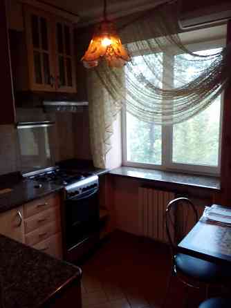 Сдам трехкомнатную квартиру Донецк