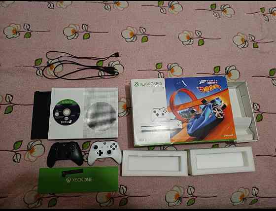 Xbox one s срочно продам!!! Донецк