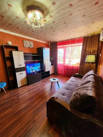 Посуточно сдам 1 ком-кв, пр.Победы 77. Горловка Горловка