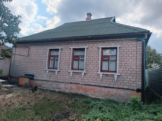 Срочная продажа! Большой дом с газом за 2,5 млн, Макеевка,Червоногвардейский р-он, пос.Комсомольский Макеевка