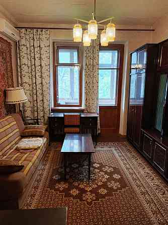Продам 2х комн кв " сталинка", ул. Артема. Донецк