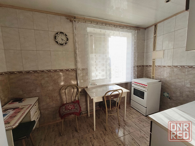 Продам 1 комнатную квартиру в г.Макеевка (Ханженково, микрорайон Первомайский, ор-р маг. Космос Макеевка - изображение 2
