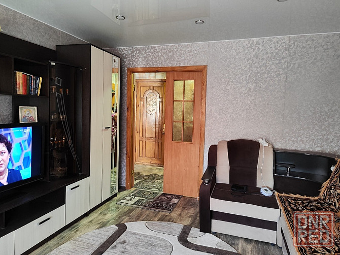 продам 2 комн. кв. черемушки ул. чумака Харцызск - изображение 3