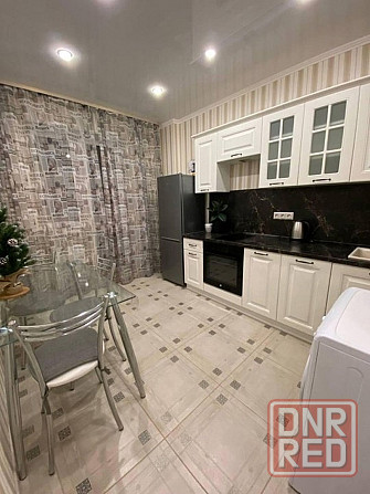 Сдаётся двухкомнатная квартира в центре города Донецк. Ворошиловский район, ул. Челюскинцев Донецк - изображение 1