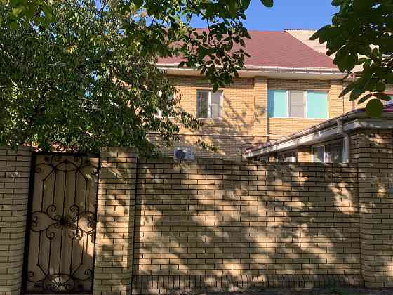 Трехэтажный дом Донецк