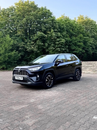 Toyota RAV4 чёрная: год 2019 Макеевка