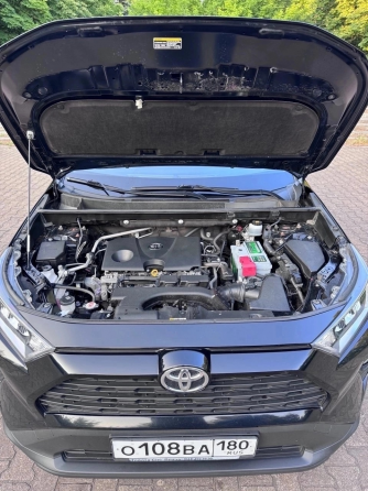 Toyota RAV4 чёрная: год 2019 Макеевка