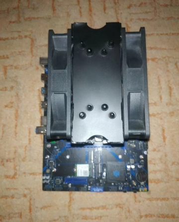 материнская плата X99 qd4 с кулером и коробочками Донецк