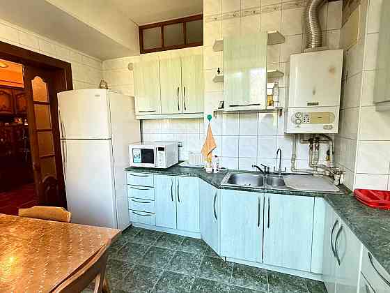 Продам 4-х комнатную квартиру с гаражом Макеевка
