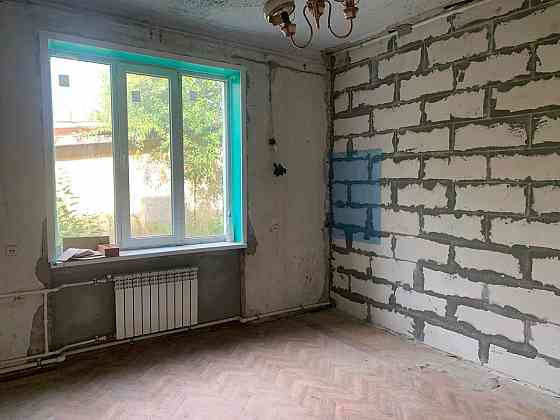 Продается двухкомнатная квартира 1 этаж двухэтажного дома, в Орджоникидзевском районе Мариуполь