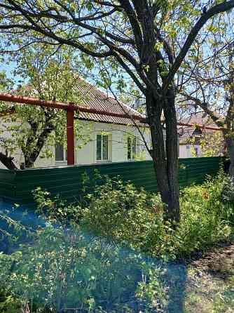Продаю дом, все коммуникации, участок, гараж Алчевск