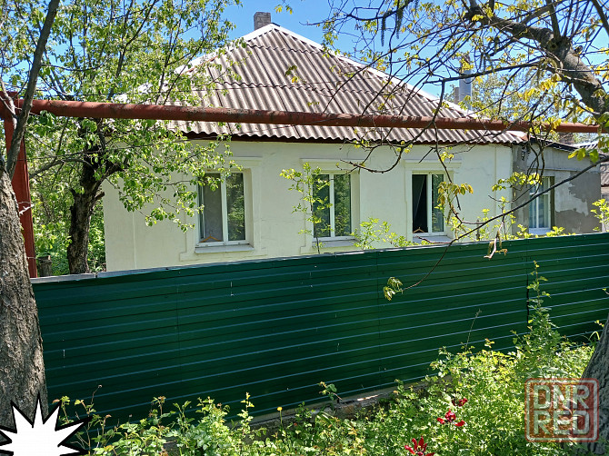 Продаю дом, все коммуникации, участок, гараж Алчевск - изображение 1