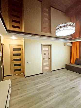 Продаётся 3х комнатная квартира с современным дизайнерским ремонтом Мариуполь