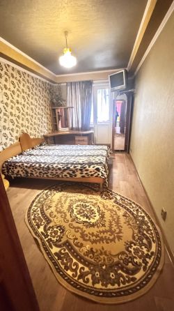 Цена снижена! Продам отличную 3х ком квартиру Макеевка Горняцкий м-н Зеленый ( рынок Мирный ) Макеевка