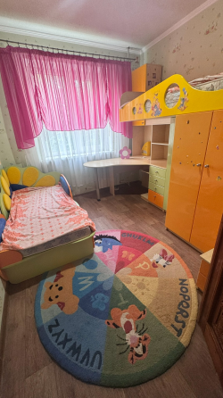 Цена снижена! Продам отличную 3х ком квартиру Макеевка Горняцкий м-н Зеленый ( рынок Мирный ) Макеевка