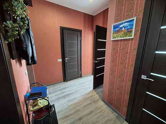 Продаётся 2-комн. квартира в сталинском доме в центре! Мариуполь