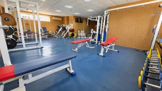 продаю спортивный комплекс фитнес, баня, бассейн, общая площадь 400м² , действующий бизнес Донецк