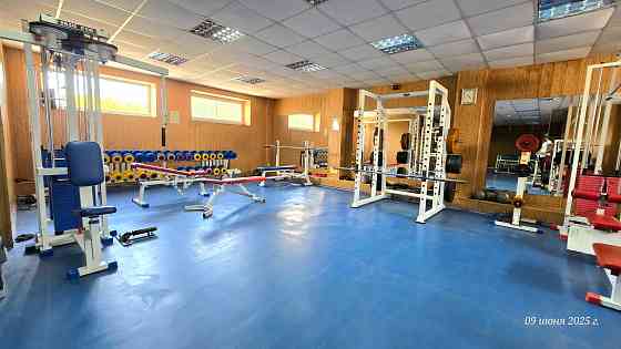 продаю спортивный комплекс фитнес, баня, бассейн, общая площадь 400м² , действующий бизнес Донецк