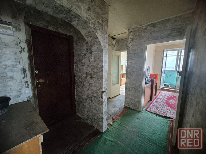 Продаётся крупногабаритная 2-комн. квартира пр. Строителей, 158 с панорамным видом на город Мариуполь - изображение 1