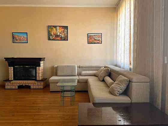 3-х комнатная квартира в Ворошиловском районе Донецка (сталинка) почти 100 м.кв. Донецк