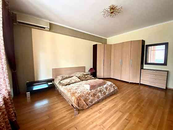 3-х комнатная квартира в Ворошиловском районе Донецка (сталинка) почти 100 м.кв. Донецк