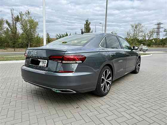 Продаю Volkswagen Passat B8. Комплектация SE. Донецк