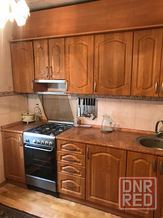 Продам 2ком Кировский район 50 м2 с мебелью 2этаж Донецк - изображение 1
