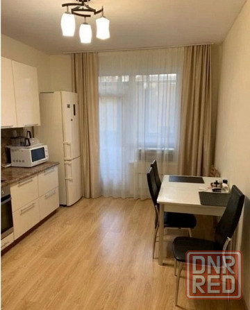 Сдам 1-комнатную квартиру в Ворошиловском районе, Донбасс Арена. Донецк - изображение 1