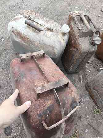 Продам канистры цена договорная Мариуполь