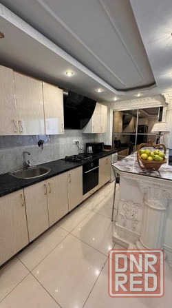 Продается 4-комнатная двухуровневая квартира в Калининском р-н. ул.Карпинского Донецк - изображение 4