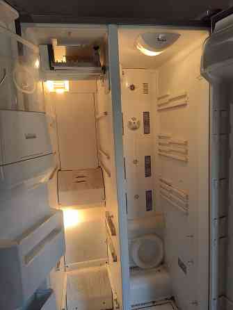 Холодильник Whirlpool . Донецк