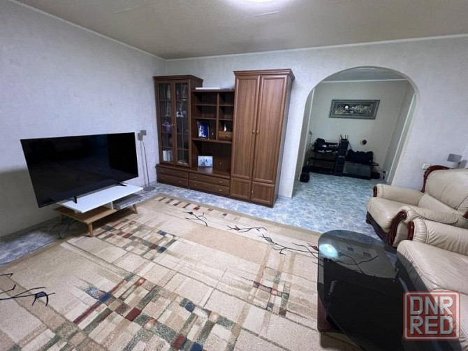 Продажа трехкомнатной квартиры в Ленинском районе, ул.Аравийская Донецк - изображение 1