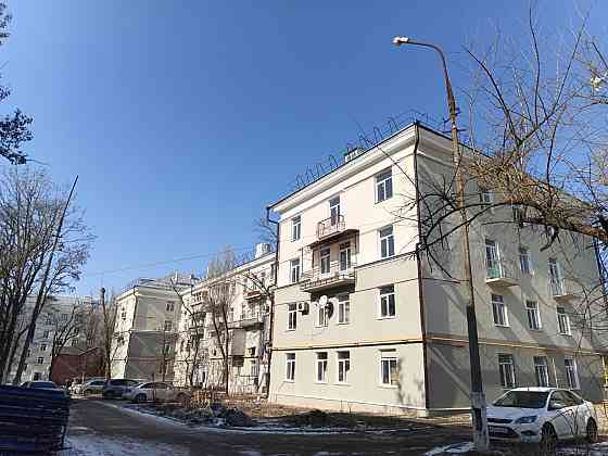 Продается трехкомнатная квартира в Левобережном районе Мариуполь
