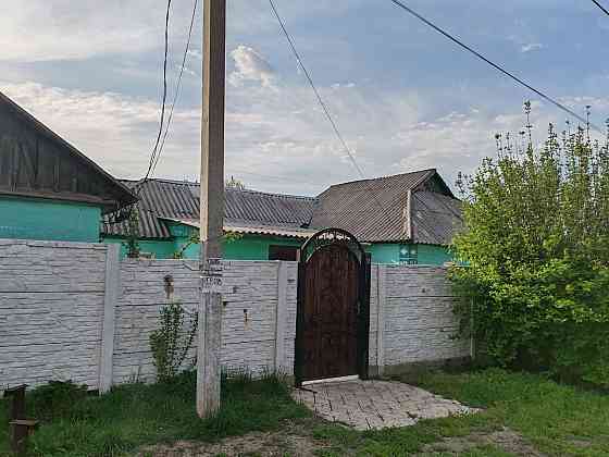 Продаю газифицированный, жилой дом. Посёлок Осипенко. Рядом школа и магазин, остановка. Макеевка