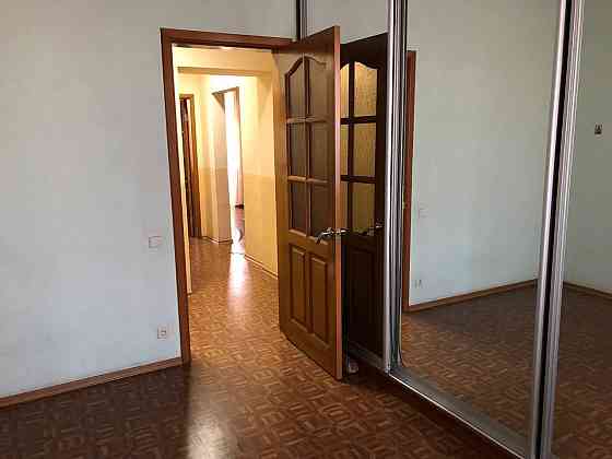 Продается 3 - х комнатная квартира, ул. Антропова (Майский рынок) Донецк
