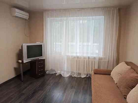 Сдаю двухкомнатную квартиру на 4 этаже многоэтажного дома в Ворошиловском районе. Донецк