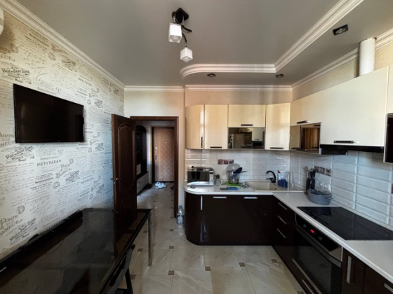 Сдается Однокомнатная квартира Район: Киевский район (ориентир Донецк Сити) Донецк